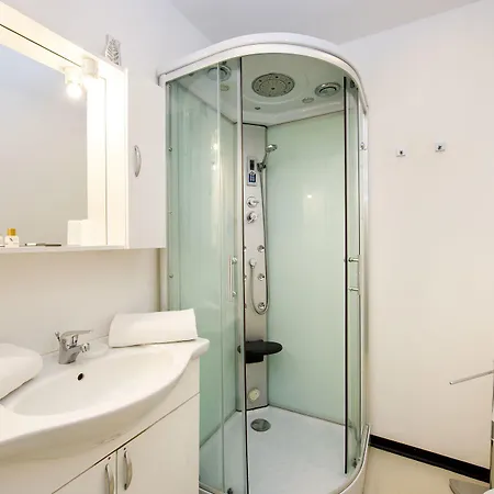 Comfort Con Piscina Pensionat