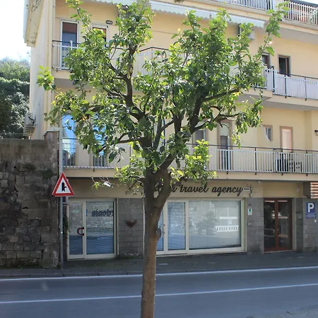 Pensionat Comfort Con Piscina Sorrento