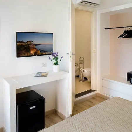 Comfort Con Piscina Pensionat 4*